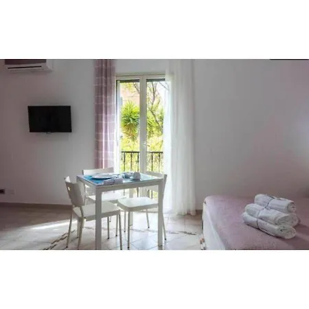 2 Bedrooms With Furnished Terrace And Wifi At 5 Km Away From The Beach アパート *