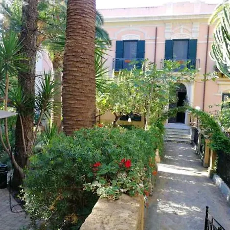 2 Bedrooms With Furnished Terrace And Wifi At 5 Km Away From The Beach